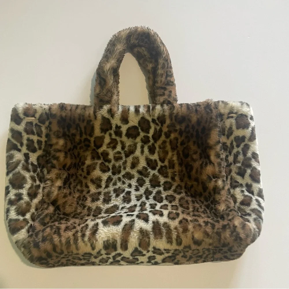 Cabi Chase Tote - Picture 2 of 8